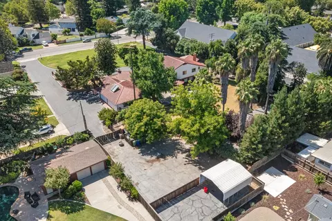 View/Area - 1300 N Berkeley Ave, Turlock, CA 95380 photo 4 of 8