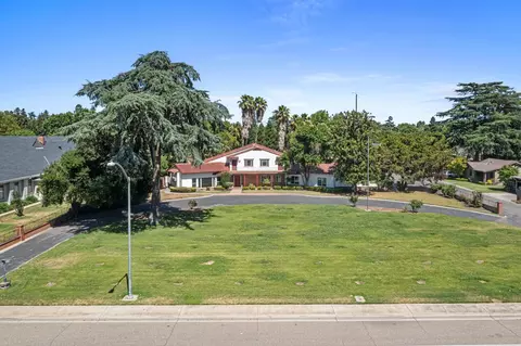 View/Area - 1300 N Berkeley Ave, Turlock, CA 95380 photo 1 of 8