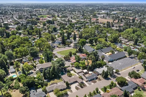 View/Area - 1300 N Berkeley Ave, Turlock, CA 95380 photo 5 of 8