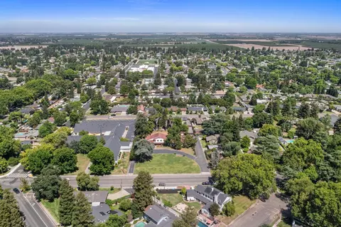 View/Area - 1300 N Berkeley Ave, Turlock, CA 95380 photo 7 of 8