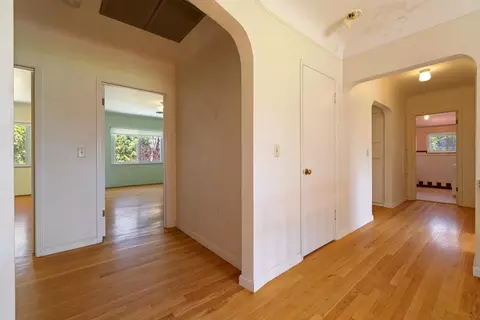Entry Way - 1300 N Berkeley Ave, Turlock, CA 95380 photo 6 of 10