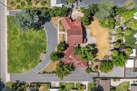 View/Area - 1300 N Berkeley Ave, Turlock, CA 95380 photo 3 of 8