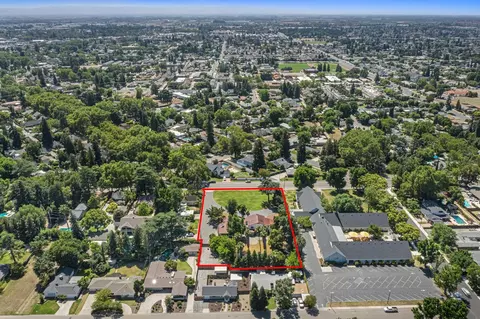 View/Area - 1300 N Berkeley Ave, Turlock, CA 95380 photo 6 of 8