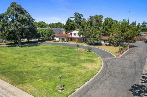 View/Area - 1300 N Berkeley Ave, Turlock, CA 95380 photo 2 of 8