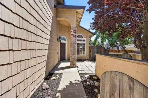 Exterior - 4038 Diane Dr, Antelope, CA 95843 photo 3 of 11