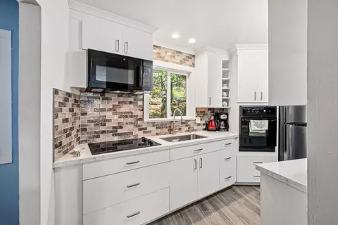Kitchen - 1802 Tamarack Dr, Arnold, CA 95223 photo 2 of 4