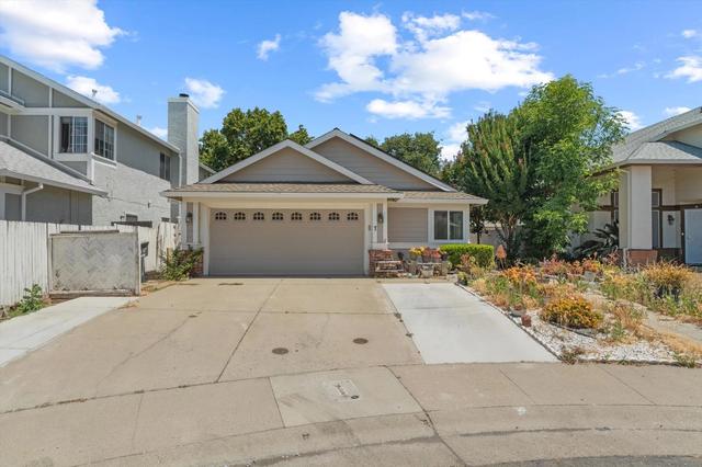 7 Windbrook Ct, Sacramento, CA 95823