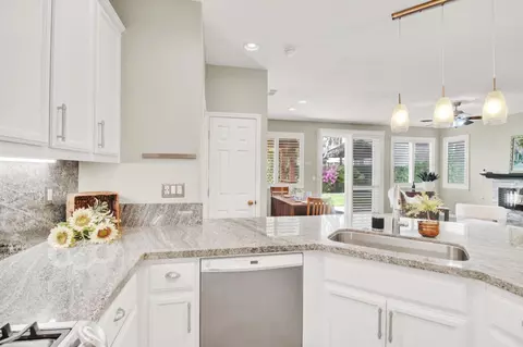 Kitchen - 541 W Boesch Dr, Ripon, CA 95366 photo 3 of 4