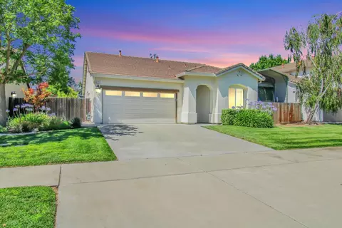 Exterior - 541 W Boesch Dr, Ripon, CA 95366 photo 2 of 10