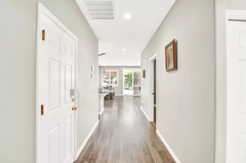 Entry Way - 541 W Boesch Dr, Ripon, CA 95366 photo 1 of 2