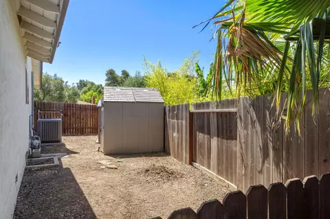 Exterior - 6417 Sandstone St, Carmichael, CA 95608 photo 13 of 14