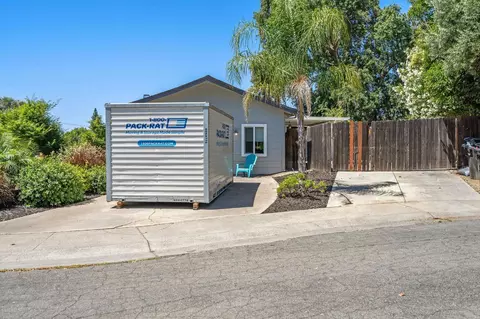 Exterior - 6417 Sandstone St, Carmichael, CA 95608 photo 6 of 14
