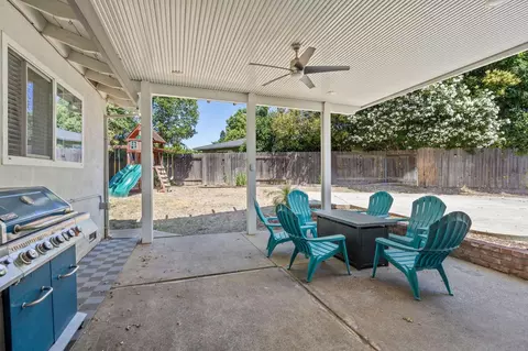 Exterior - 6417 Sandstone St, Carmichael, CA 95608 photo 8 of 14