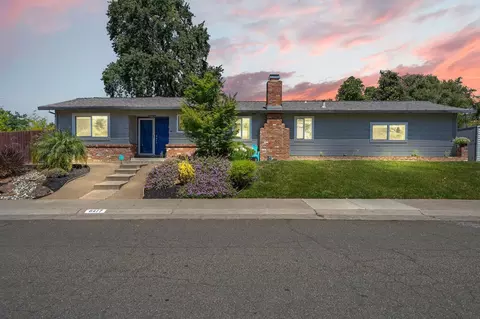 Exterior - 6417 Sandstone St, Carmichael, CA 95608 photo 2 of 14