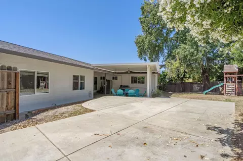 Exterior - 6417 Sandstone St, Carmichael, CA 95608 photo 11 of 14