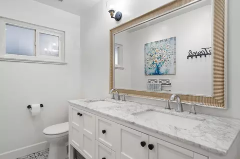 Bath - 6417 Sandstone St, Carmichael, CA 95608 photo 2 of 5