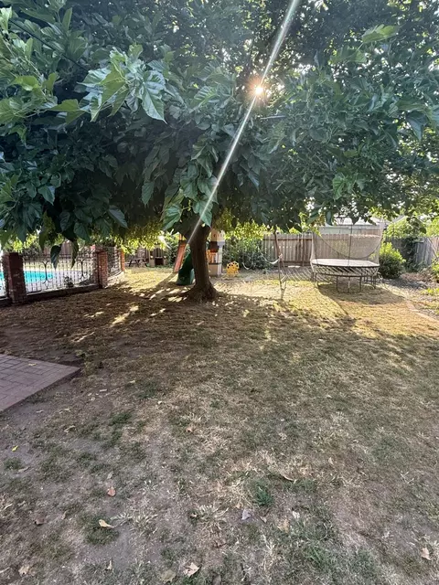 Exterior - 2875 R St, Merced, CA 95348 photo 7 of 10