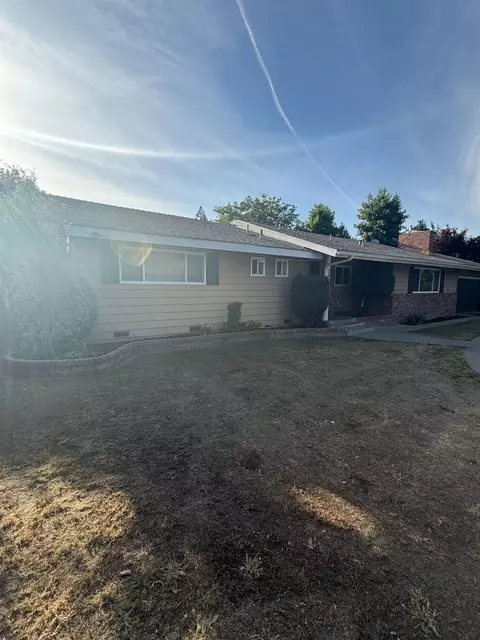 Exterior - 2875 R St, Merced, CA 95348 photo 9 of 10