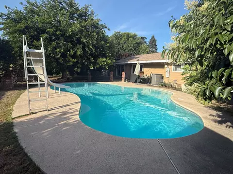 Exterior - 2875 R St, Merced, CA 95348 photo 5 of 10
