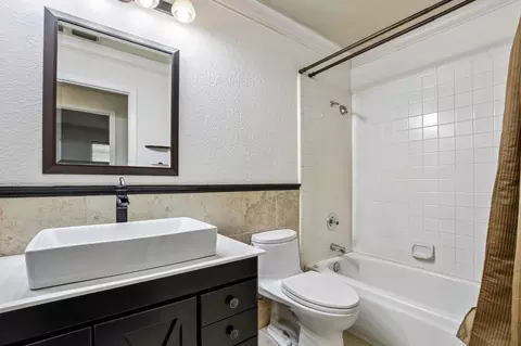Bath - 3629 Laurel Grove Ct, Antelope, CA 95843 photo 1 of 3