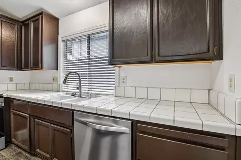 Kitchen - 3629 Laurel Grove Ct, Antelope, CA 95843 photo 4 of 5
