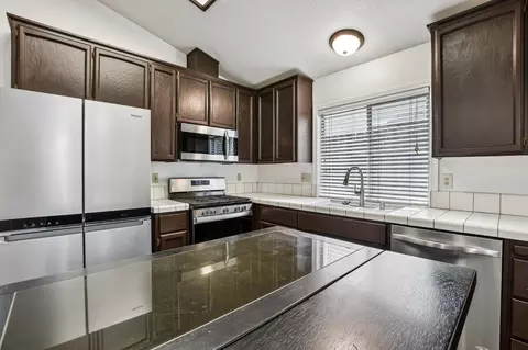 Kitchen - 3629 Laurel Grove Ct, Antelope, CA 95843 photo 3 of 5