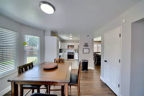 Dining - 2165 Jenni Ln, Tracy, CA 95377 photo 3 of 6