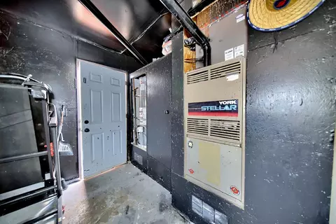 Entry Way - 2165 Jenni Ln, Tracy, CA 95377 photo 7 of 17
