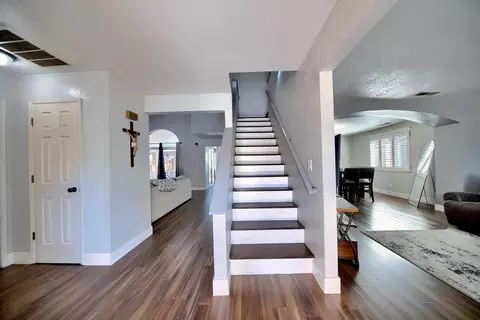 Entry Way - 2165 Jenni Ln, Tracy, CA 95377 photo 4 of 17