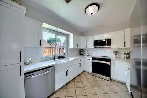 Kitchen - 2165 Jenni Ln, Tracy, CA 95377 photo 3 of 6