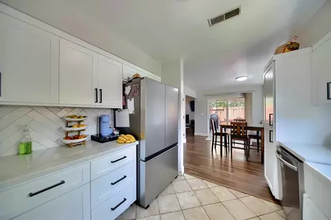 Kitchen - 2165 Jenni Ln, Tracy, CA 95377 photo 6 of 6