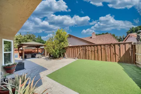 Exterior - 2165 Jenni Ln, Tracy, CA 95377 photo 12 of 16