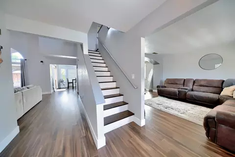 Entry Way - 2165 Jenni Ln, Tracy, CA 95377 photo 8 of 17
