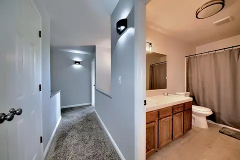 Entry Way - 2165 Jenni Ln, Tracy, CA 95377 photo 14 of 17