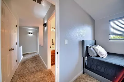 Entry Way - 2165 Jenni Ln, Tracy, CA 95377 photo 15 of 17