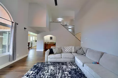 Living - 2165 Jenni Ln, Tracy, CA 95377 photo 2 of 3