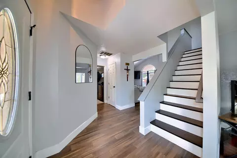 Entry Way - 2165 Jenni Ln, Tracy, CA 95377 photo 2 of 17