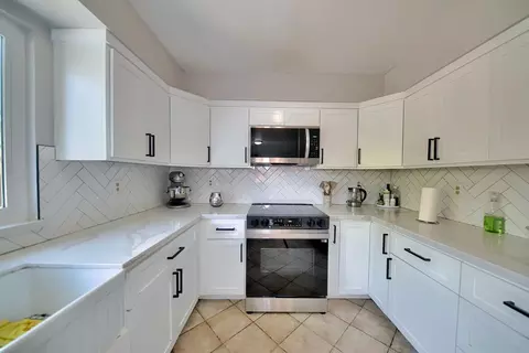 Kitchen - 2165 Jenni Ln, Tracy, CA 95377 photo 4 of 6