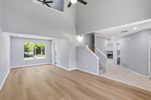 Living - 936 Oakbrooke Ct, Modesto, CA 95351 photo 3 of 6