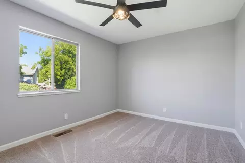 Bedroom - 936 Oakbrooke Ct, Modesto, CA 95351 photo 4 of 6