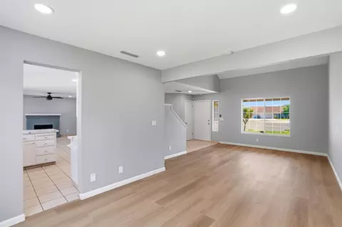 Living - 936 Oakbrooke Ct, Modesto, CA 95351 photo 2 of 6