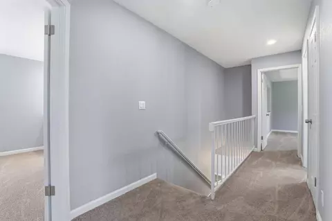 Entry Way - 936 Oakbrooke Ct, Modesto, CA 95351 photo 3 of 4