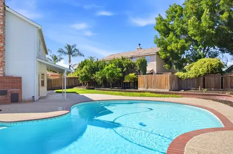 Exterior - 936 Oakbrooke Ct, Modesto, CA 95351 photo 11 of 15