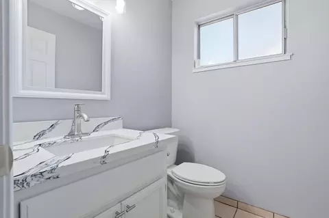 Bath - 936 Oakbrooke Ct, Modesto, CA 95351 photo 1 of 5
