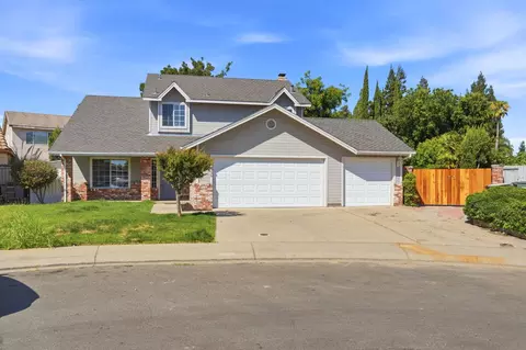 Exterior - 936 Oakbrooke Ct, Modesto, CA 95351 photo 2 of 15