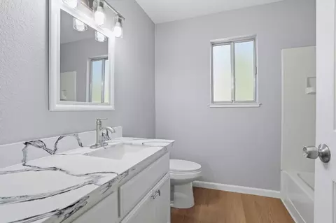Bath - 936 Oakbrooke Ct, Modesto, CA 95351 photo 5 of 5