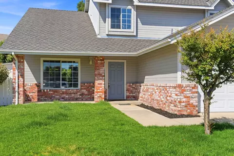 Exterior - 936 Oakbrooke Ct, Modesto, CA 95351 photo 4 of 15