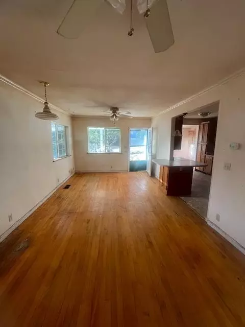 Living - 18910 Bumpy Rd, Grass Valley, CA 95949 photo 3 of 8