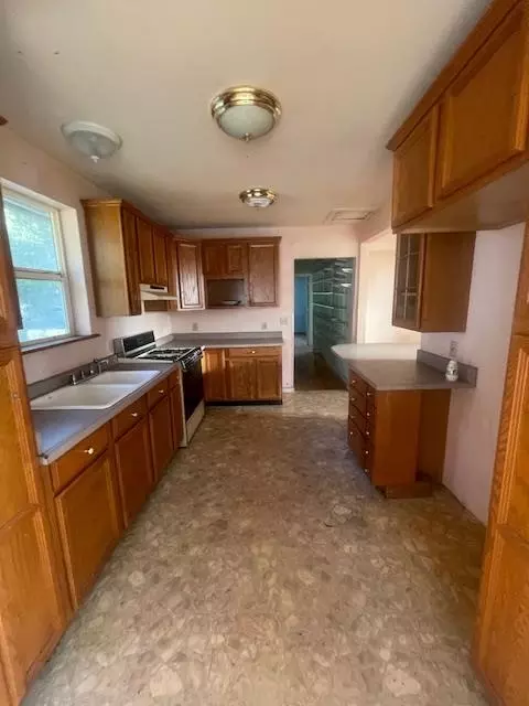 Kitchen - 18910 Bumpy Rd, Grass Valley, CA 95949 photo 4 of 7