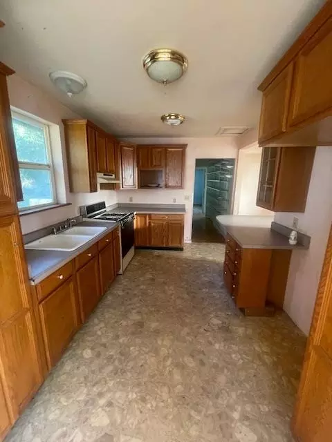 Kitchen - 18910 Bumpy Rd, Grass Valley, CA 95949 photo 6 of 7